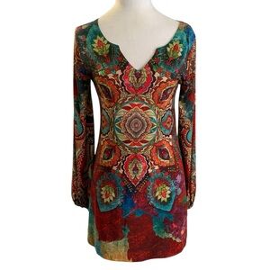 Amma Design Small Colorful Graphic Print V Neck Stretchy Art to Wear Tunic Top